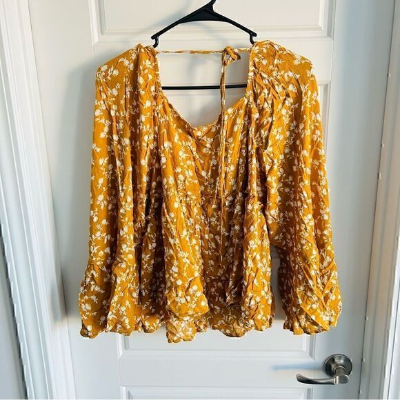 Pink Lily Boutique Floral Flowy Top - Picture 2 of 3